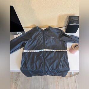 Columbia Women’s Charcoal Windbreaker!